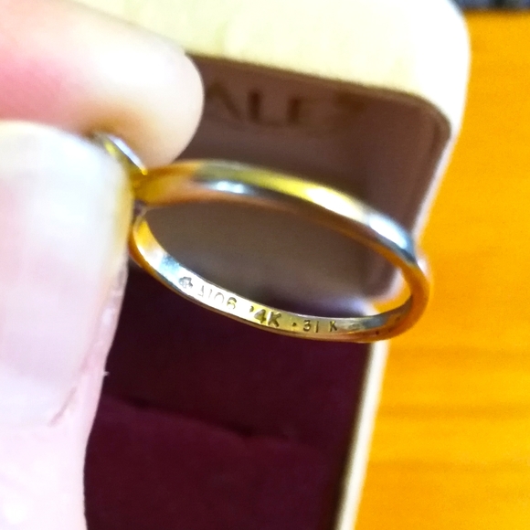 Diamond Solitaire Engagement Ring - Picture 4 of 8